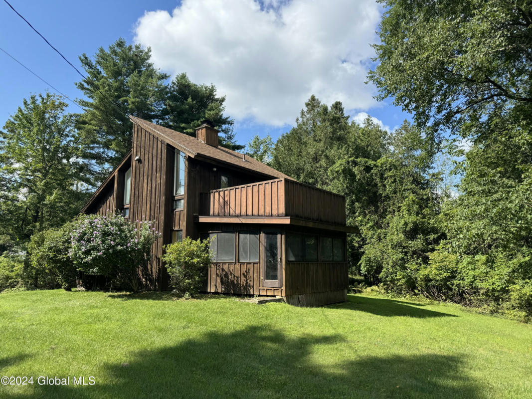 27 HONEYSUCKLE LN, LAKE GEORGE, NY 12845, photo 1 of 37